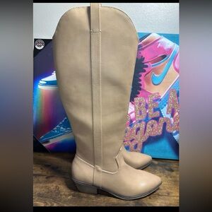 Universal Thread Women's Sommer Western Boots tan size 8 1/2